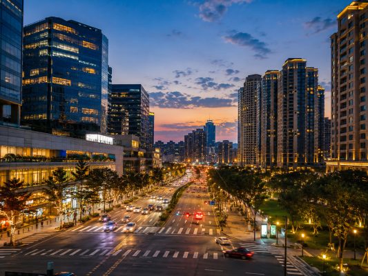台中西屯、南屯、北屯怎麼比較？逢甲七期與住宅生活圈，整理白天景點、住宿位置與夜間生活圈判斷。