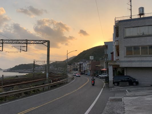 宜蘭頭城、蘇澳、冬山怎麼看？海線港區與民宿路線，整理白天景點、住宿位置與夜間生活圈判斷。