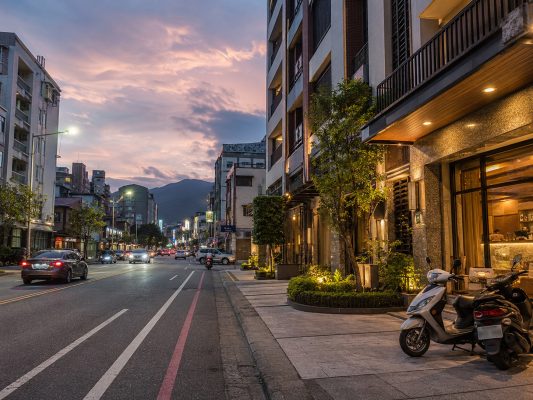 花蓮市、吉安、新城怎麼比較？東大門、民宿與太魯閣入口，整理白天景點、住宿位置與夜間生活圈判斷。